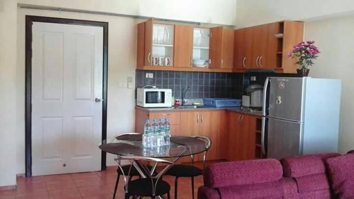 Lomsabai Apartments Bang Saen Exterior photo