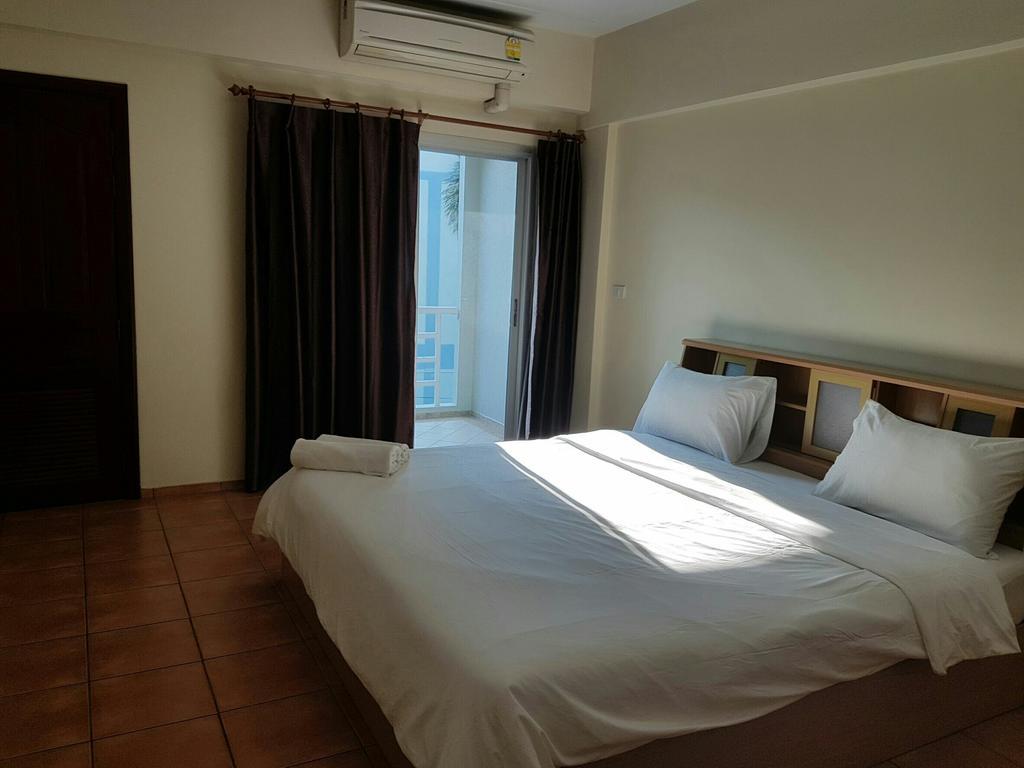 Lomsabai Apartments Bang Saen Exterior photo