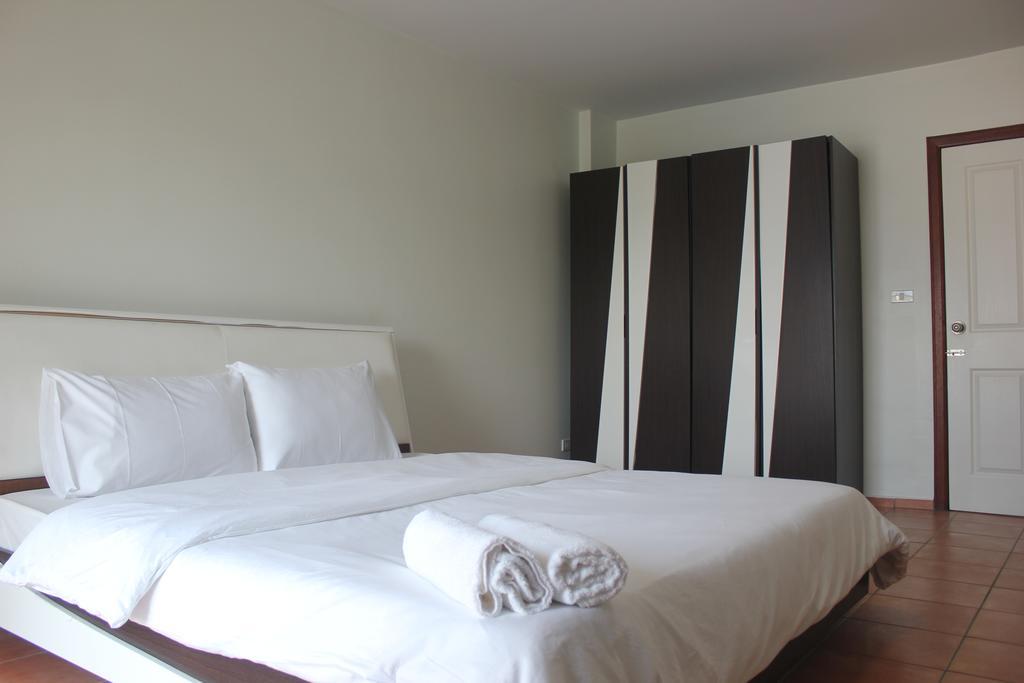 Lomsabai Apartments Bang Saen Exterior photo