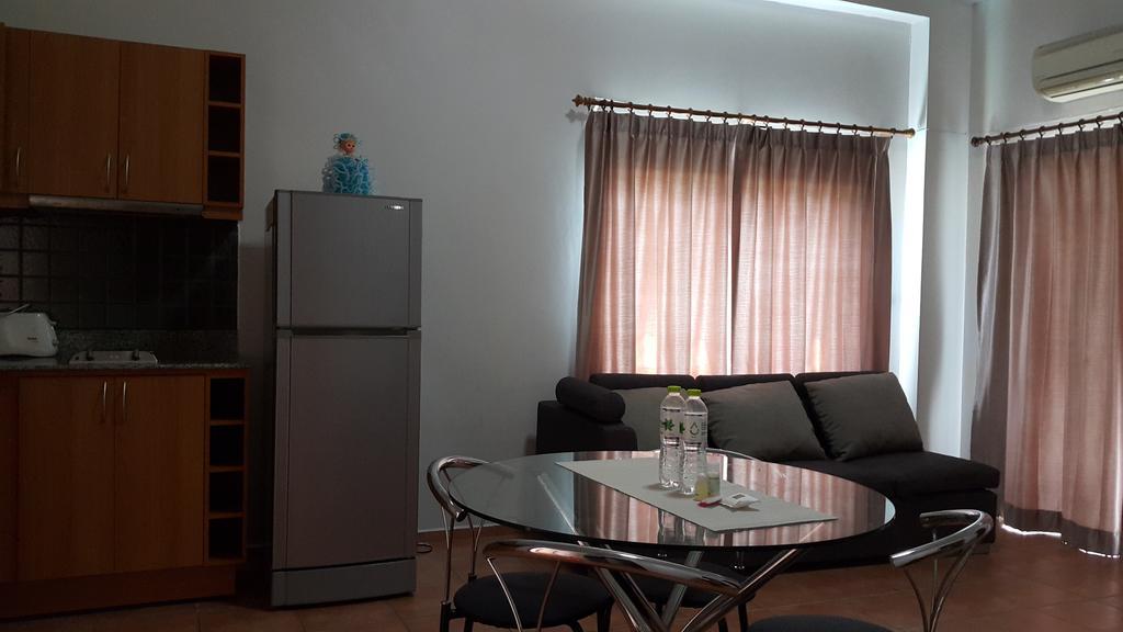 Lomsabai Apartments Bang Saen Exterior photo