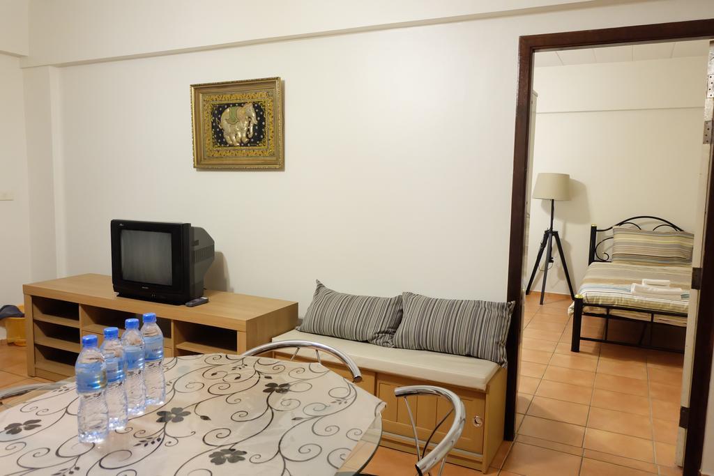 Lomsabai Apartments Bang Saen Exterior photo