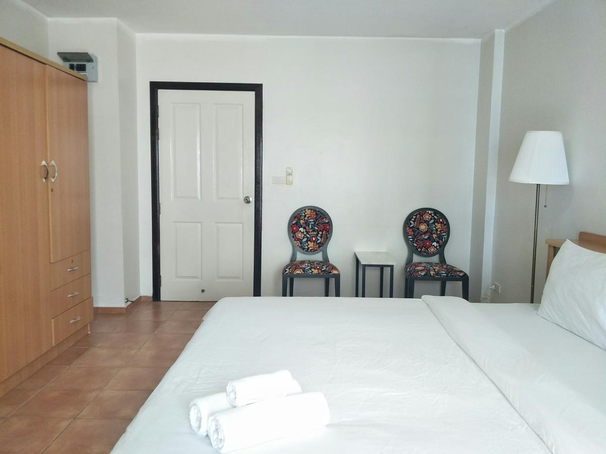 Lomsabai Apartments Bang Saen Exterior photo
