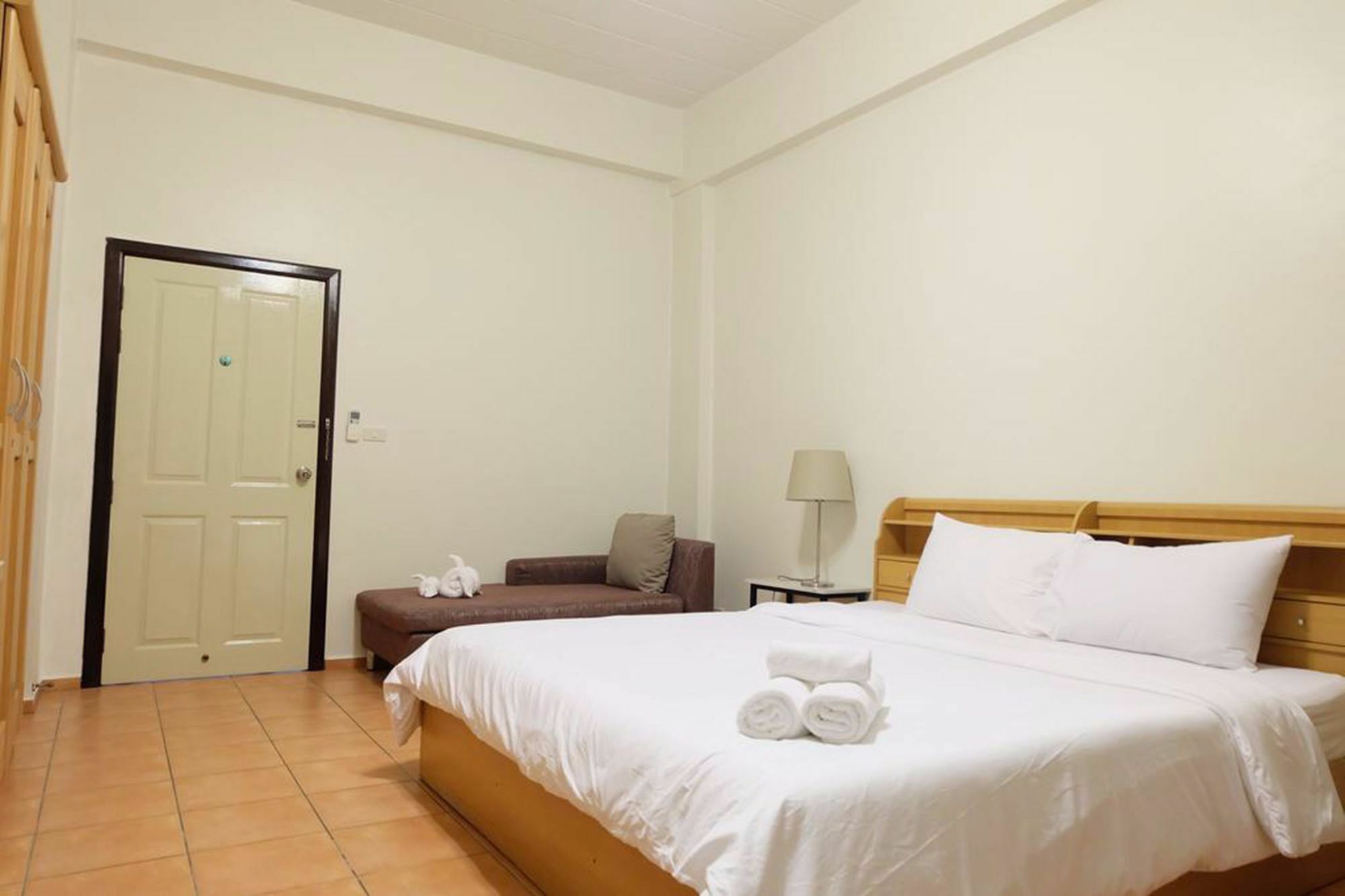 Lomsabai Apartments Bang Saen Exterior photo