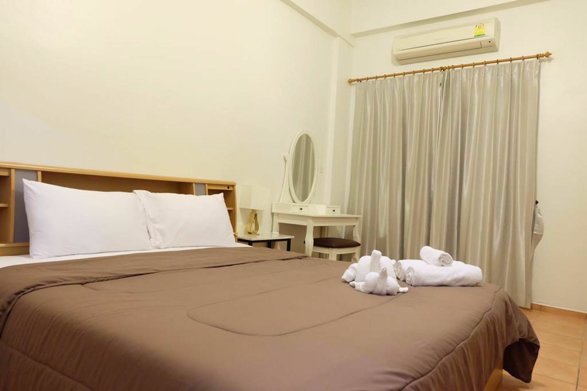 Lomsabai Apartments Bang Saen Exterior photo